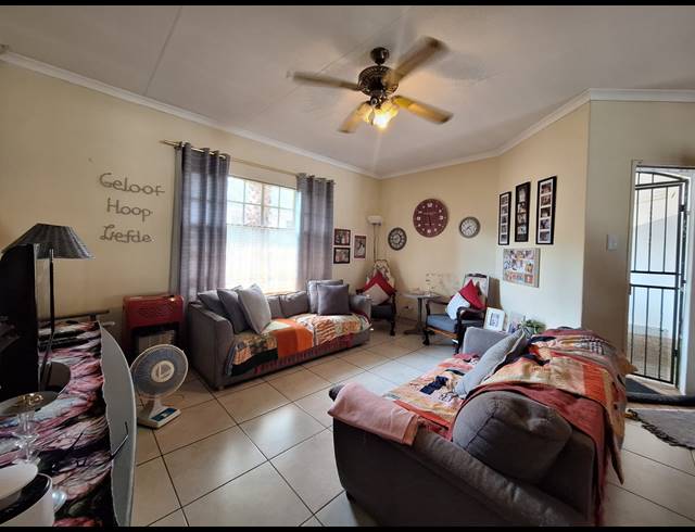 3 BEDROOM TOWNHOUSE FOR SALE IN BERGSIG